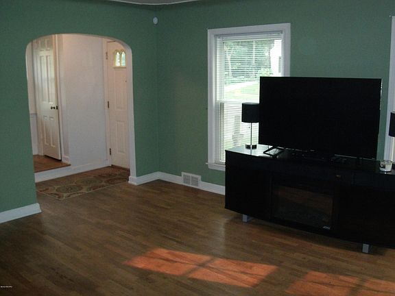 4th image of 257 Rosemary St SE