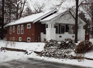 429 Lincoln Ave, Fox River Grove, IL 60021