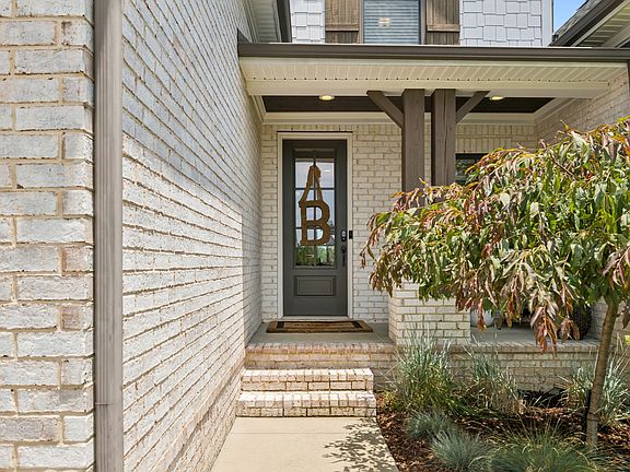 3rd image of 2710 Paddock Park Dr