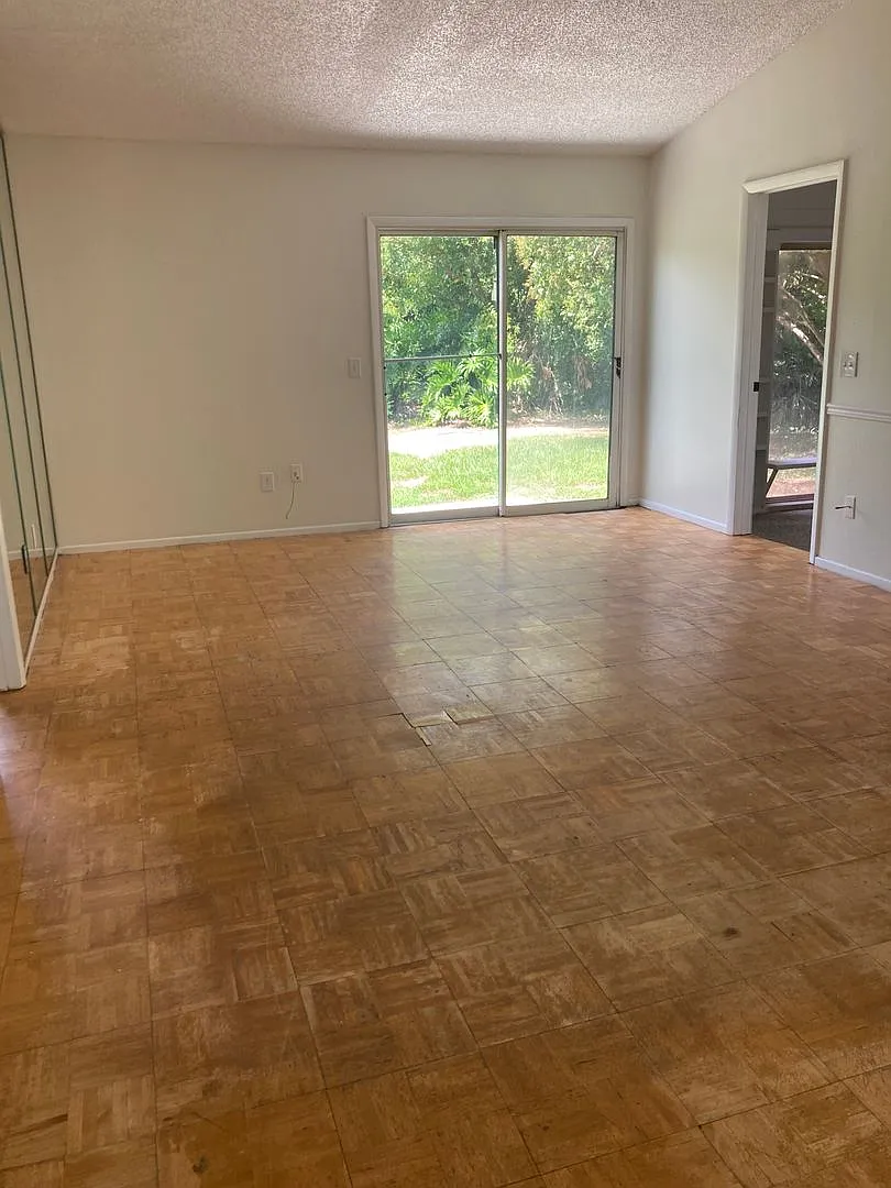4 Bed 2 Bath Home | Pet Friendly with Fenced in Yard | Washer Dryer Hook Ups | Section 8 Welcome — Photo 2