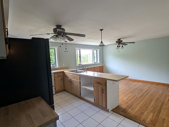 3rd image of 113 S Quaker Ln #3