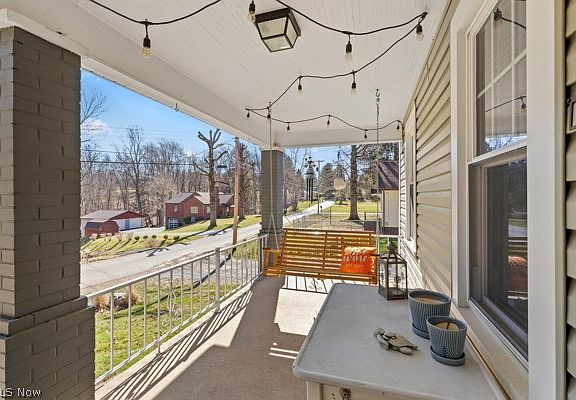 3rd image of 35 Lyle Rd