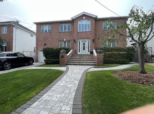 144 Finlay St, Staten Island, NY 10307