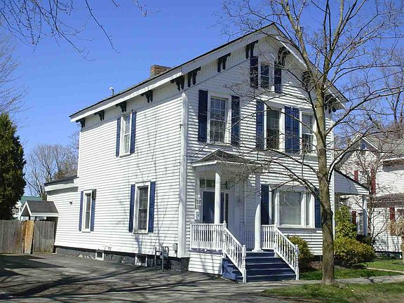 2nd image of 522 Washington St