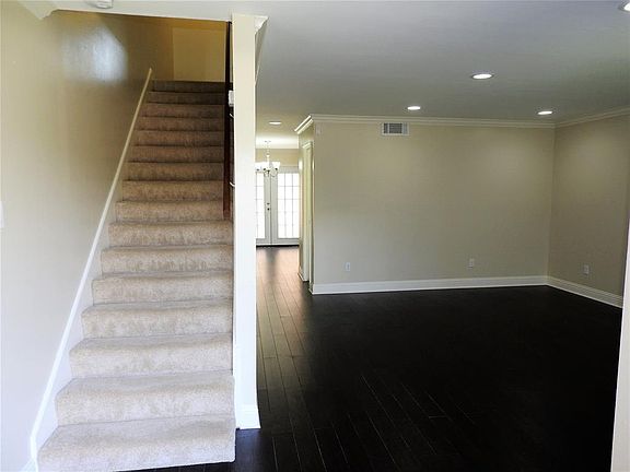 5th image of 61 River Creek Way