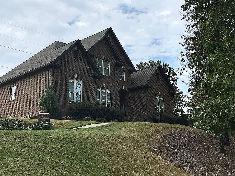 1st image of 150 Riverridge Dr