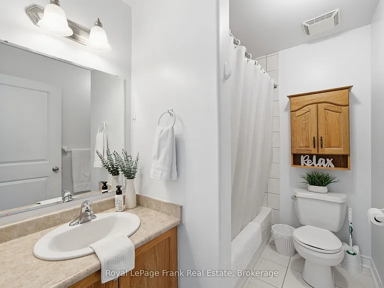 26 Fallingbrook Cres — Photo 24