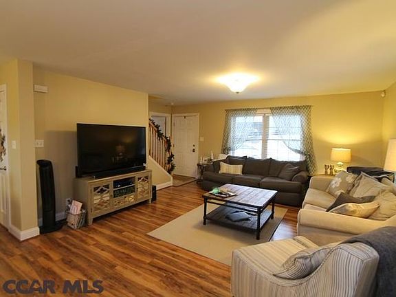 5th image of 141 Rosehill Dr