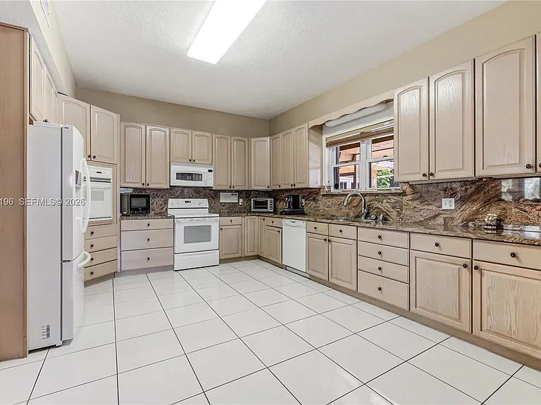 16520 SW 272nd St — Photo 18