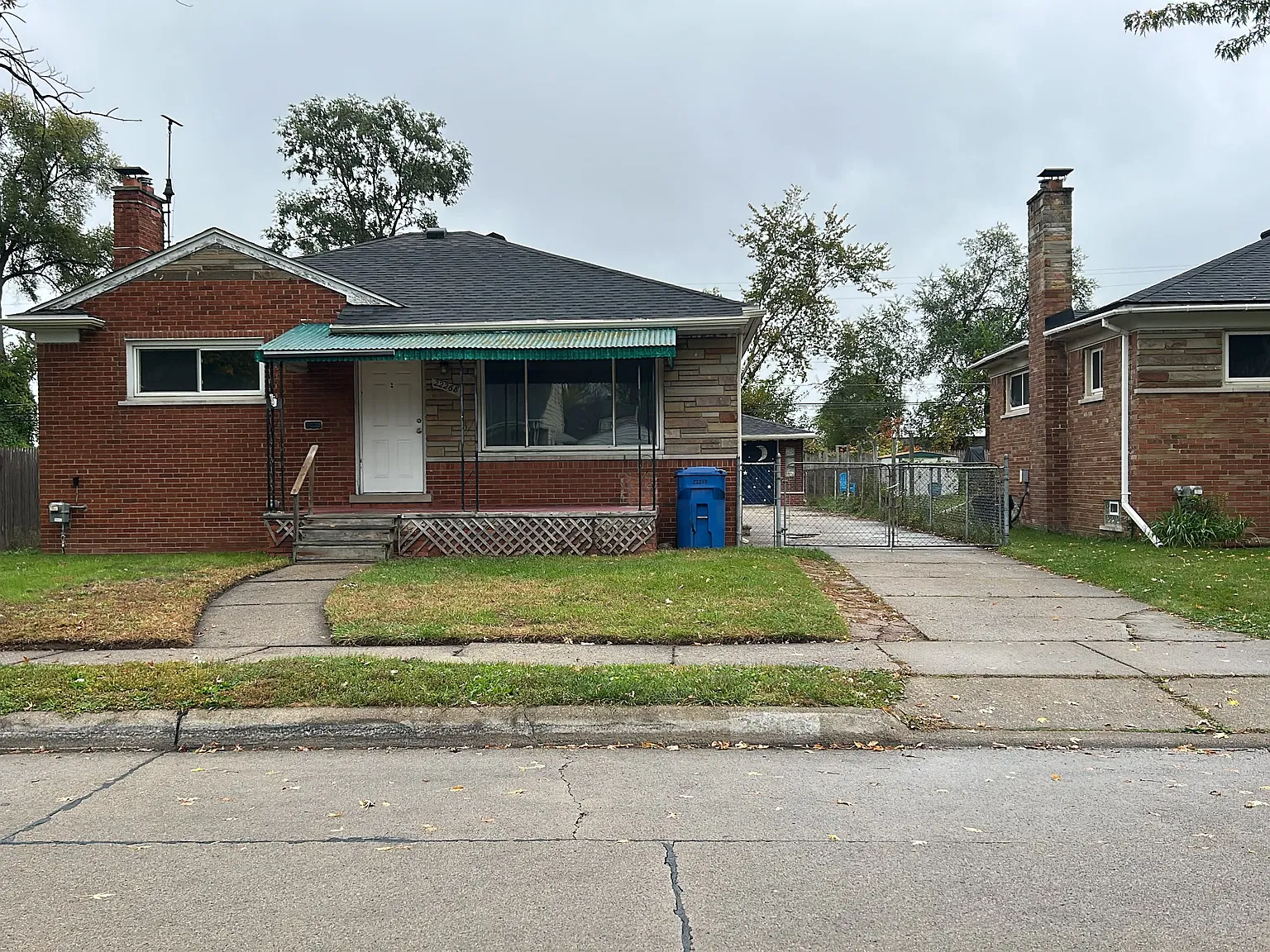 2 bed, 950 sqft, $1,300 — Photo 1