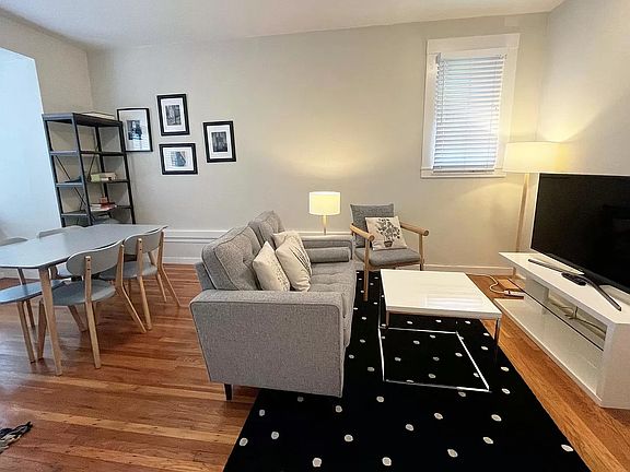 2nd image of 733 Bush St #402L
