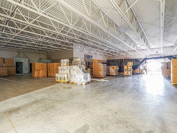 3rd image of 200 W Evergreen Pkwy #230