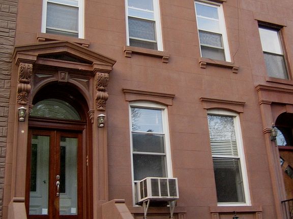 4th image of 389 Sackett St Floor 2