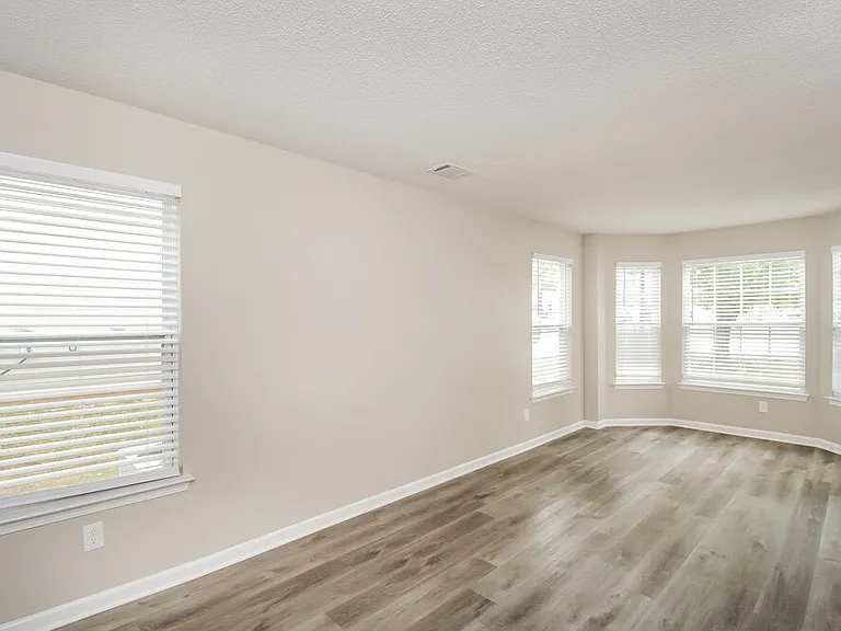 1037 Summer Cypress Dr — Photo 9