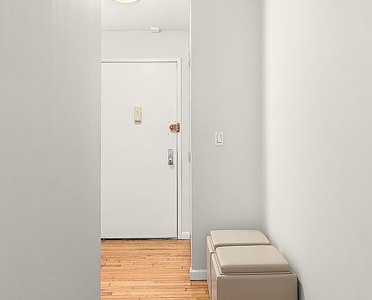 5th image of 211 W 71st St APT 7D
