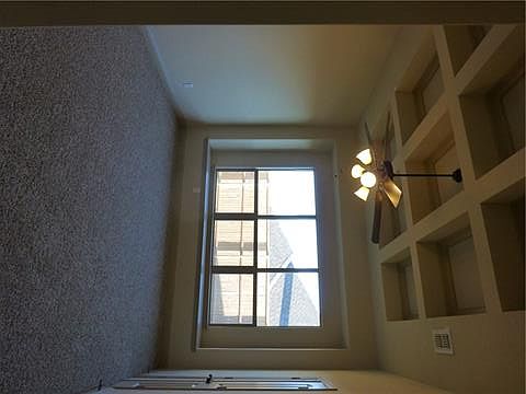 4th image of 928 Lake Meadow Ln