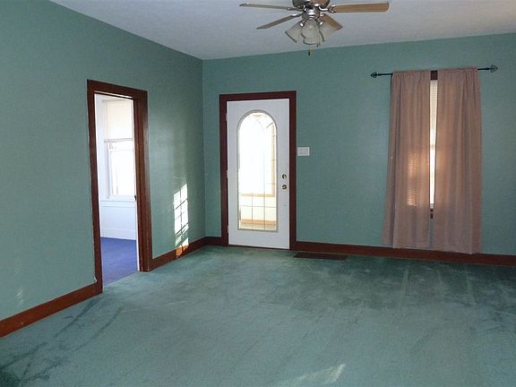 4th image of 205 W Logan St
