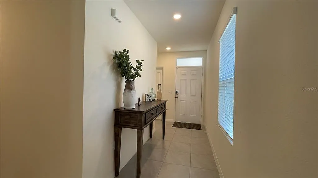 3 bed, 2.0 bath, 1680 sqft, $2,400 — Photo 3