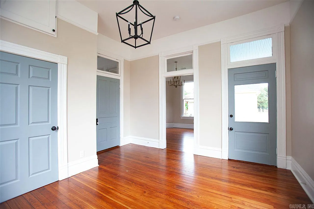 3 bed, 2.0 bath, 1284 sqft, $1,850 — Photo 3