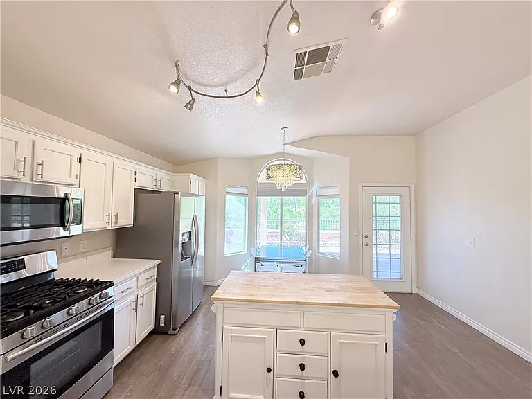8121 Sedona Sunset Dr — Photo 7