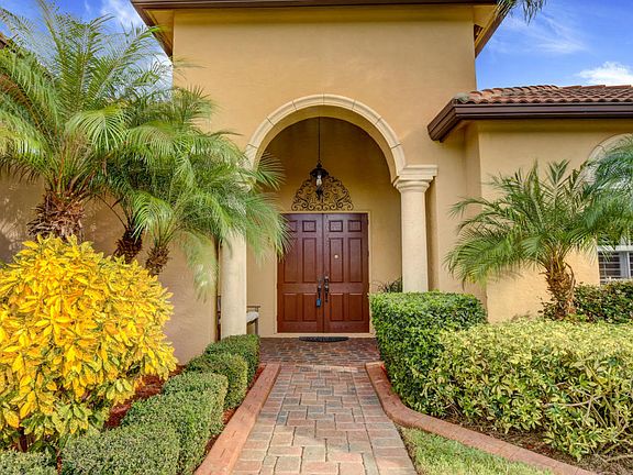 3rd image of 936 SW Grand Reserves Blvd