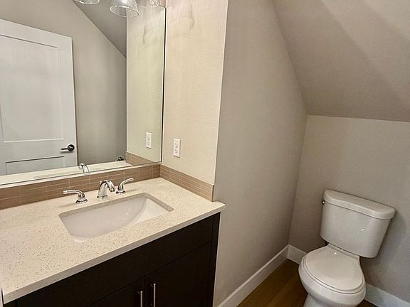 5th image of 3572-3588 NE Garfield Ave #3584