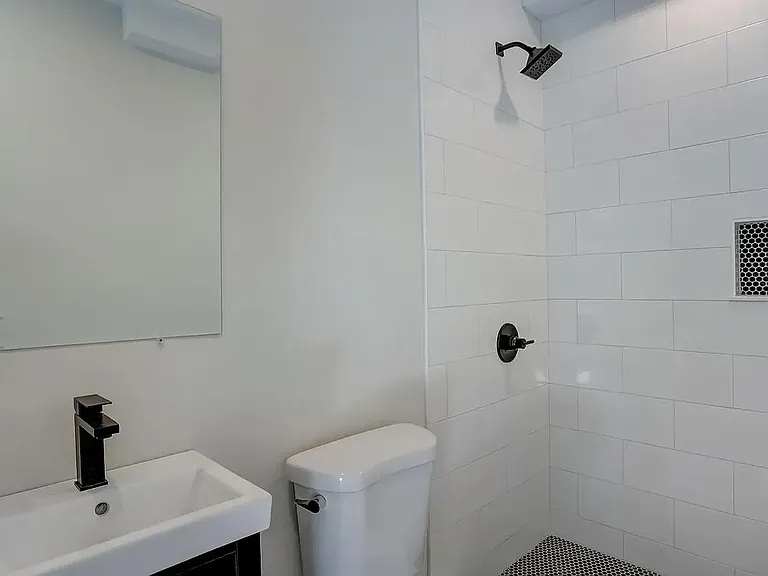 7 Bartlett Pl #3 — Photo 4