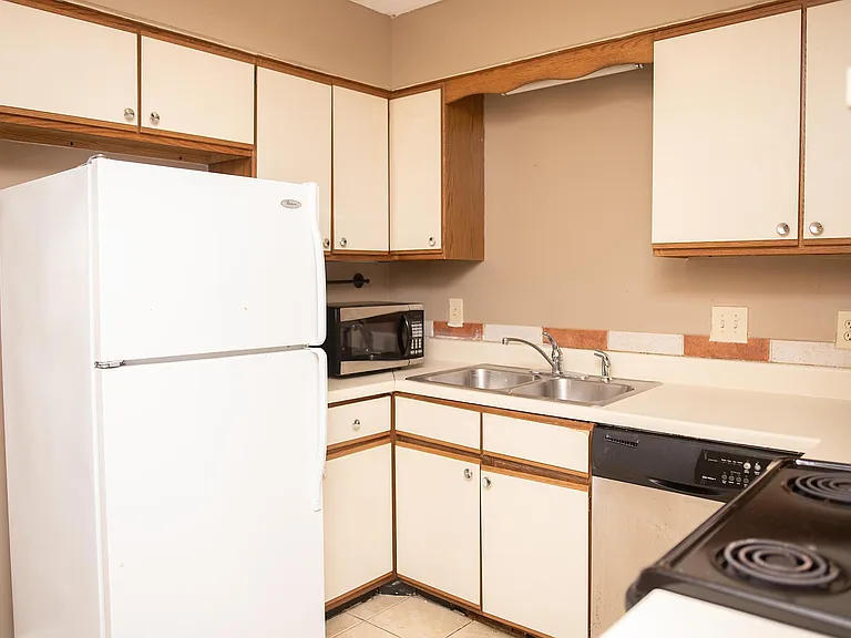 747 Sheridan Pl #40 — Photo 6