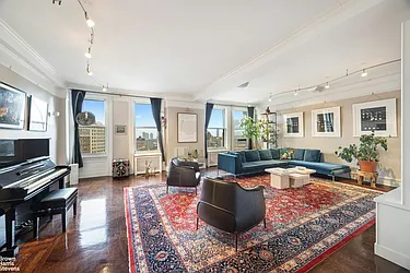 924 West End Avenue, #111