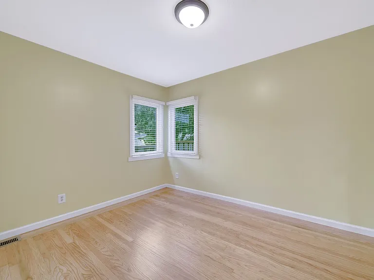 119 Claremont Ave — Photo 30