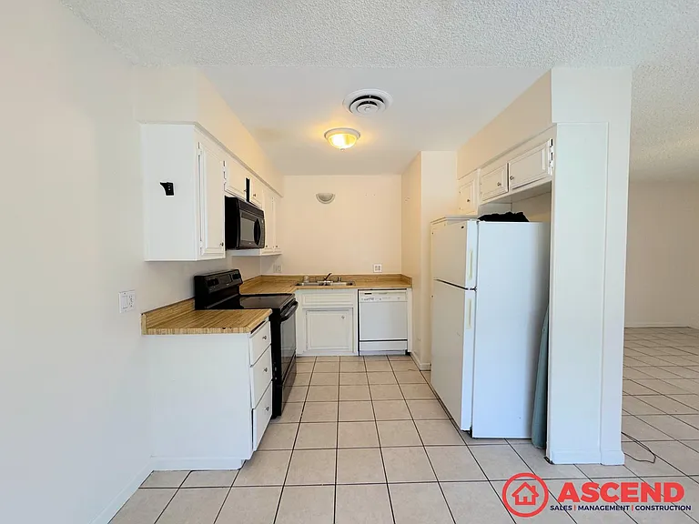 3817 K St — Photo 5