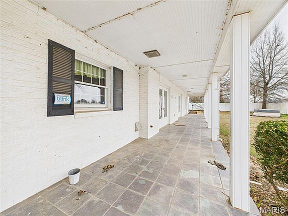 5th image of 907 W Park St