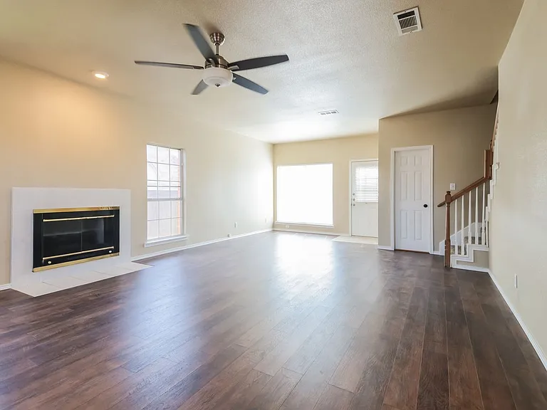 4108 Creekmeadow Dr — Photo 3