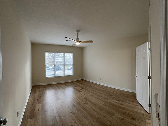 Master bedroom (first floor)