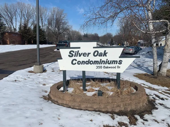 350 Oakwood Dr APT 23, New Brighton, MN 55112