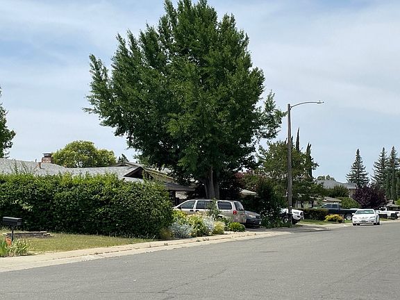 3rd image of 1120 Willow Glen Dr