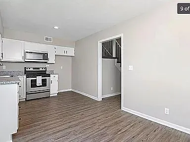 15914 W 123rd St — Photo 8