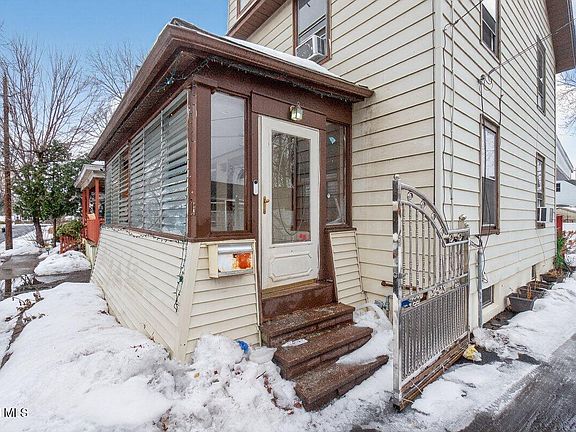 3rd image of 15 Manchester Road