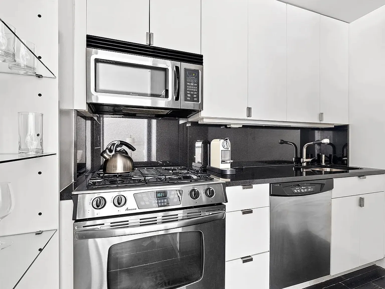 20 East 68th Street — Photo 4