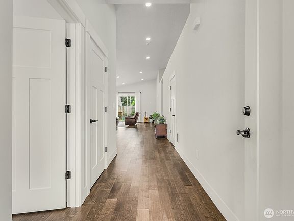 4th image of 27905 V Street