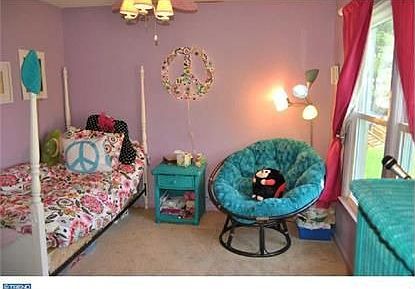 3rd image of 28 Diamond Dr