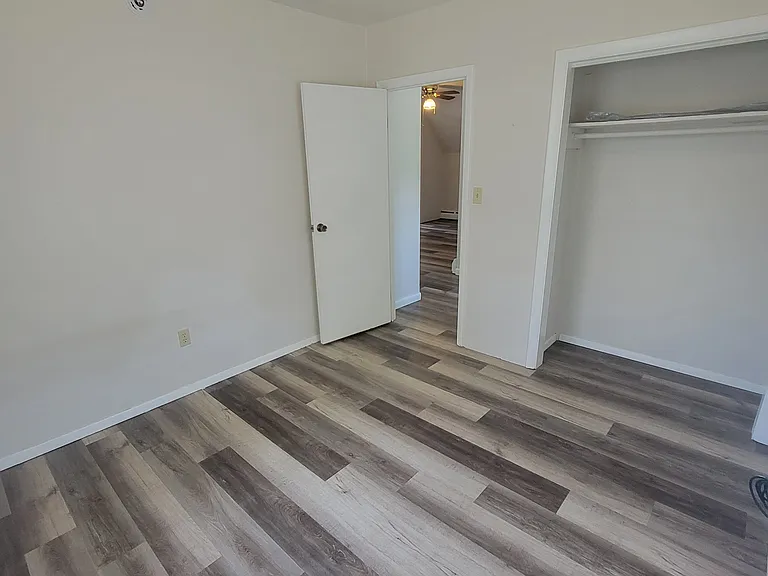 122 N Main St #4 — Photo 3
