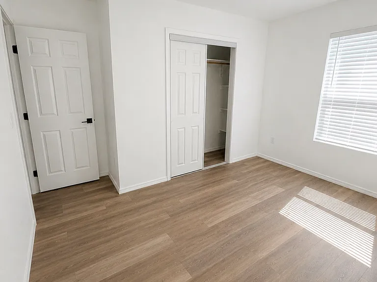 404 Phoenix Ave NW — Photo 8
