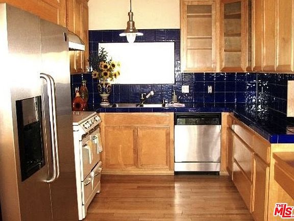 5th image of 516 Fernwood Pacific Dr