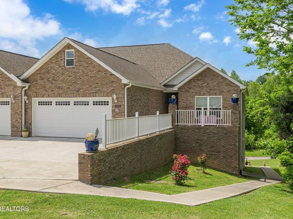 2027 Glacier Ave, Sevierville, TN 37862