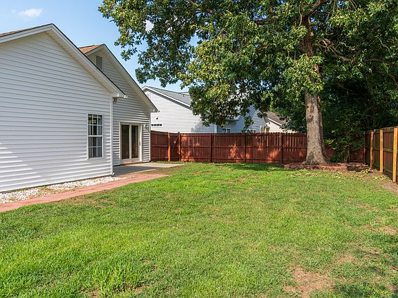 3rd image of 2117 Heathwood Dr