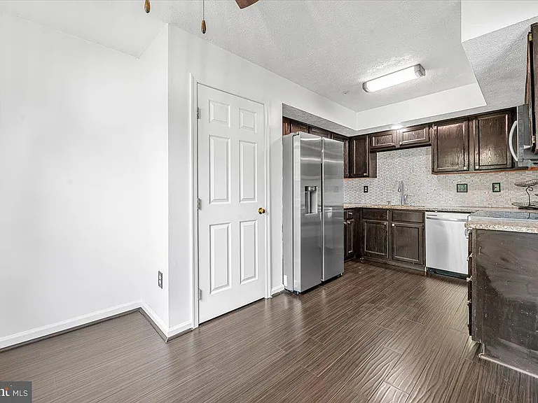 11304 Southlakes Dr — Photo 10