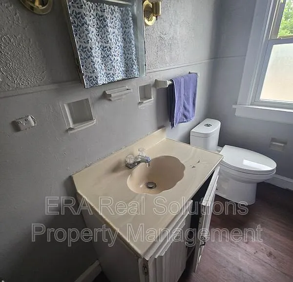 598 S Hague Ave — Photo 10