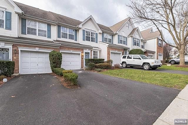 1st image of 132 Stratford Dr
