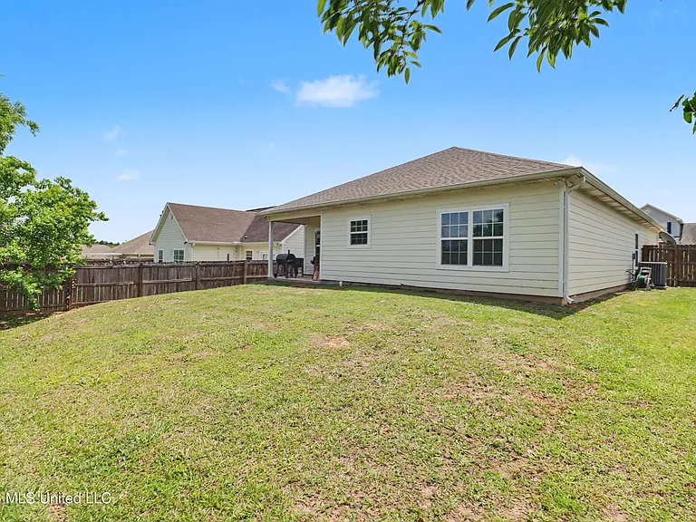 18329 Tiffany Renee Dr — Photo 19